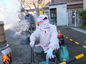 火の番人？もちつき仮面？さぁこれからおもちつきのはじまりだよ！